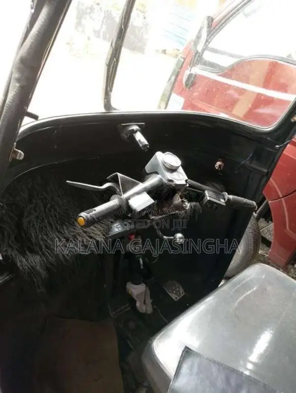 Bajaj 4 Stroke 2014 Three Wheel (Used)