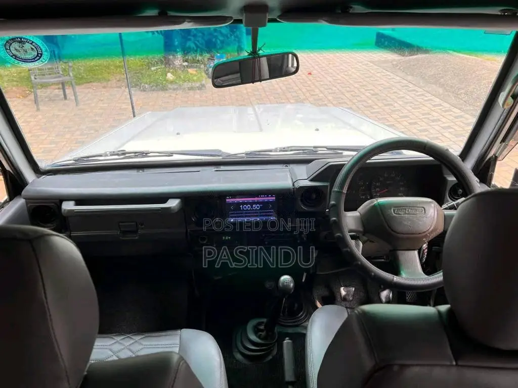 Toyota Land Cruiser 2005 SUV (Used)