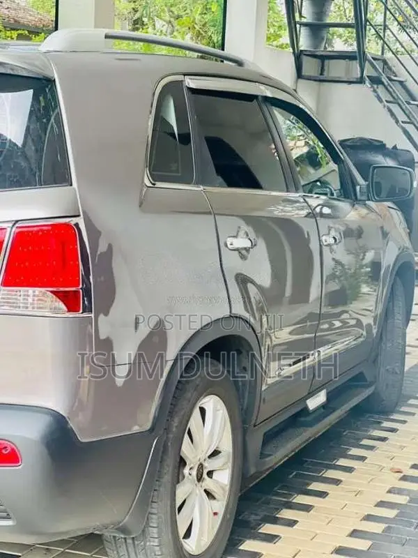 Kia Sorento 2011 SUV (Used)