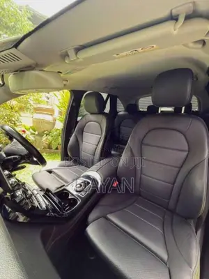 Mercedes-Benz GLC2504MATIC 2018 SUV (Used)