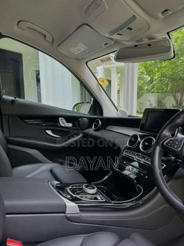 Mercedes-Benz GLC2504MATIC 2018 SUV (Used)