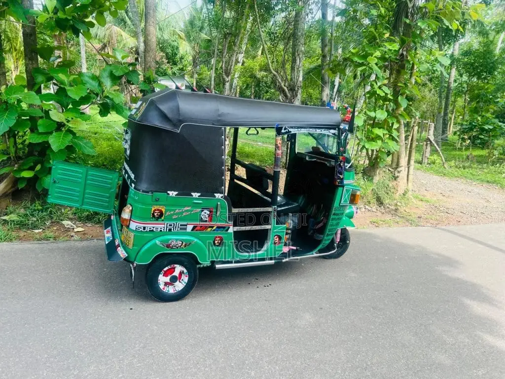 Bajaj 4 stroke 2010 Three Wheel (Used)
