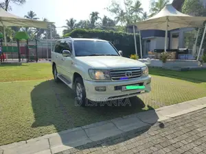 Toyota Land Cruiser KF No 2006 SUV (Used)