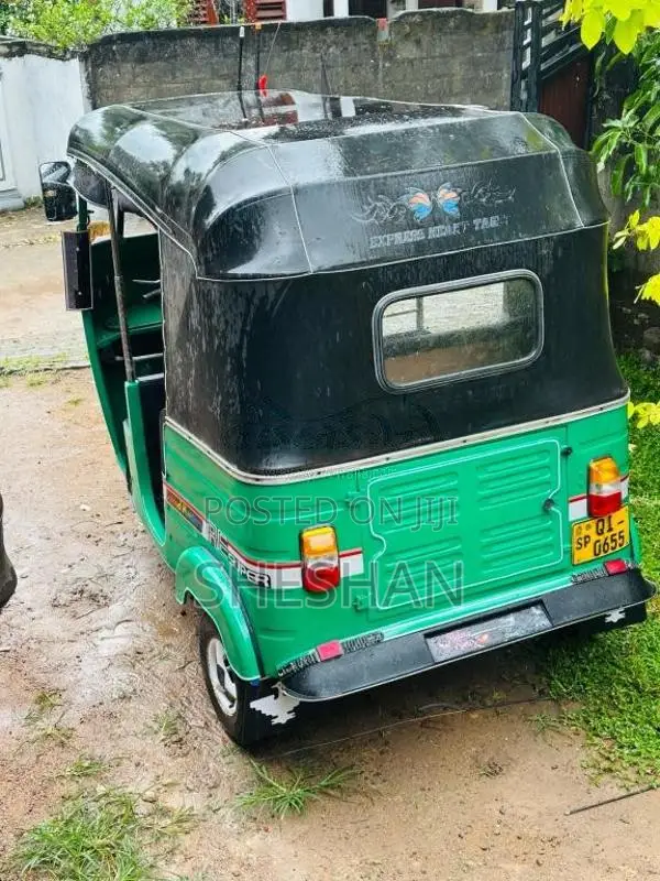 Bajaj 2 Stroke 2006 Three Wheel (Used)