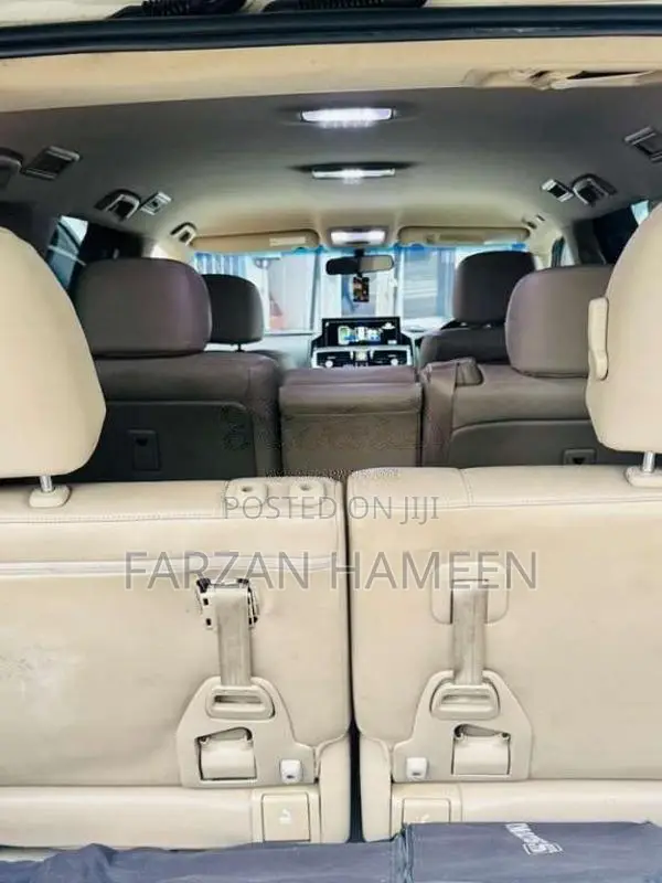 Toyota Land Cruiser 2011 SUV (Used)