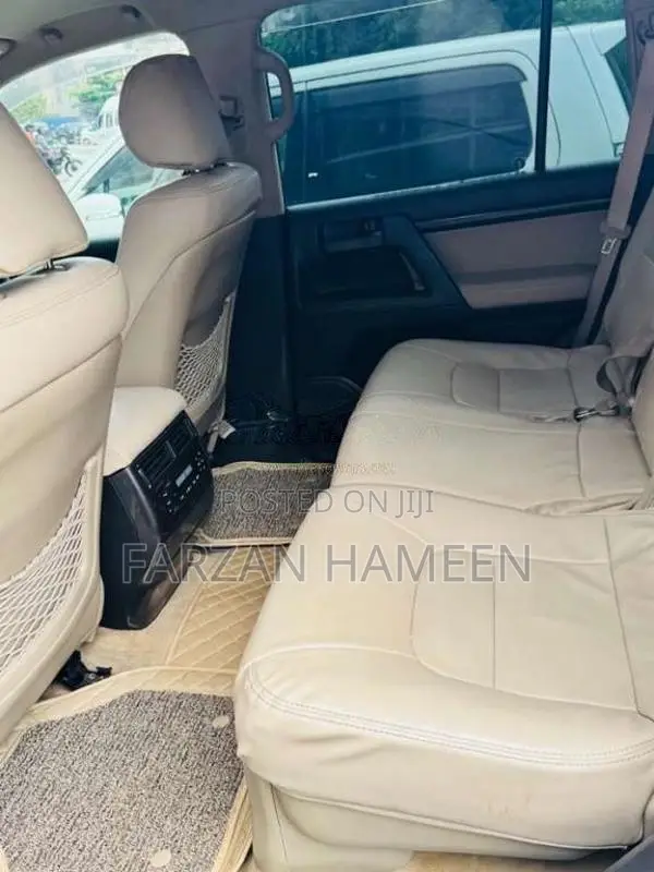 Toyota Land Cruiser 2011 SUV (Used)