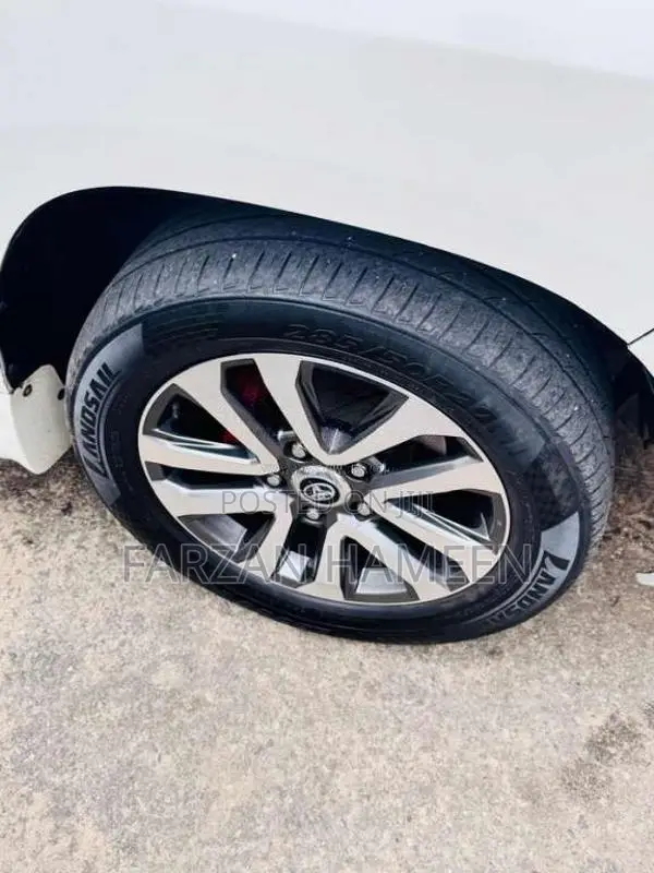 Toyota Land Cruiser 2011 SUV (Used)