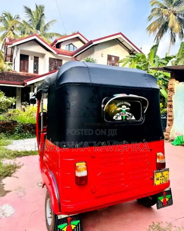 Bajaj 2 Stroke 2000 Three Wheel (Used)