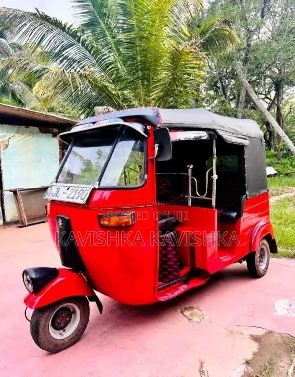 Bajaj 2 Stroke 2000 Three Wheel (Used)