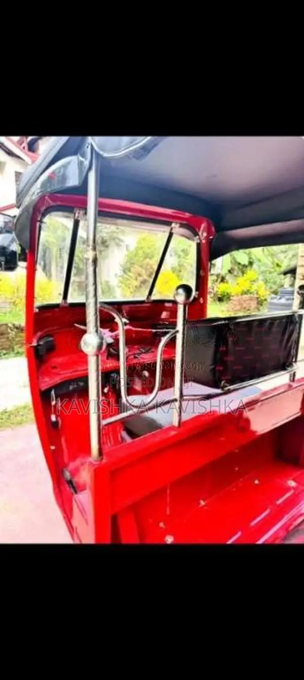 Bajaj 2 Stroke 2000 Three Wheel (Used)