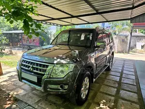 Mitsubishi Montero V98 2013 SUV (Used)