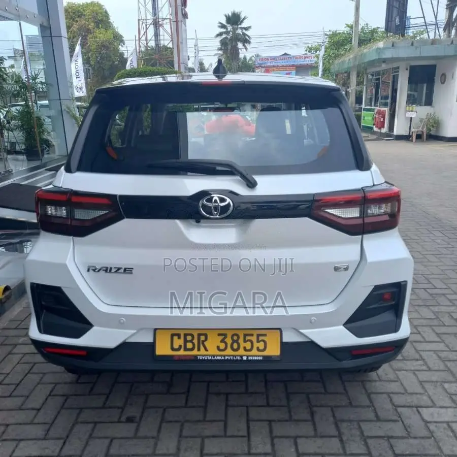 Toyota Raize 2025 SUV (Used)