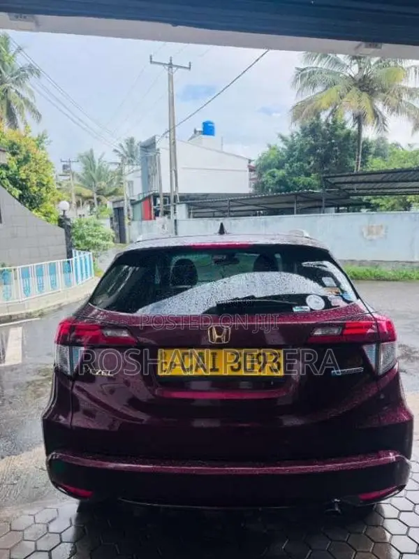 Honda Vezel 2014 SUV (Used)