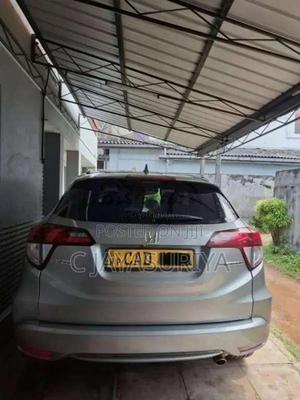 Honda Vezel 2014 SUV (Used)