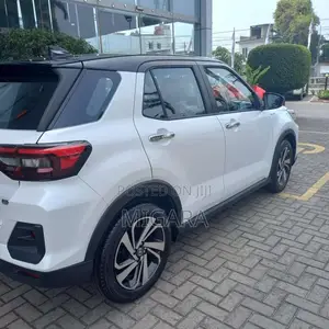Toyota Raize 2025 SUV (Used)