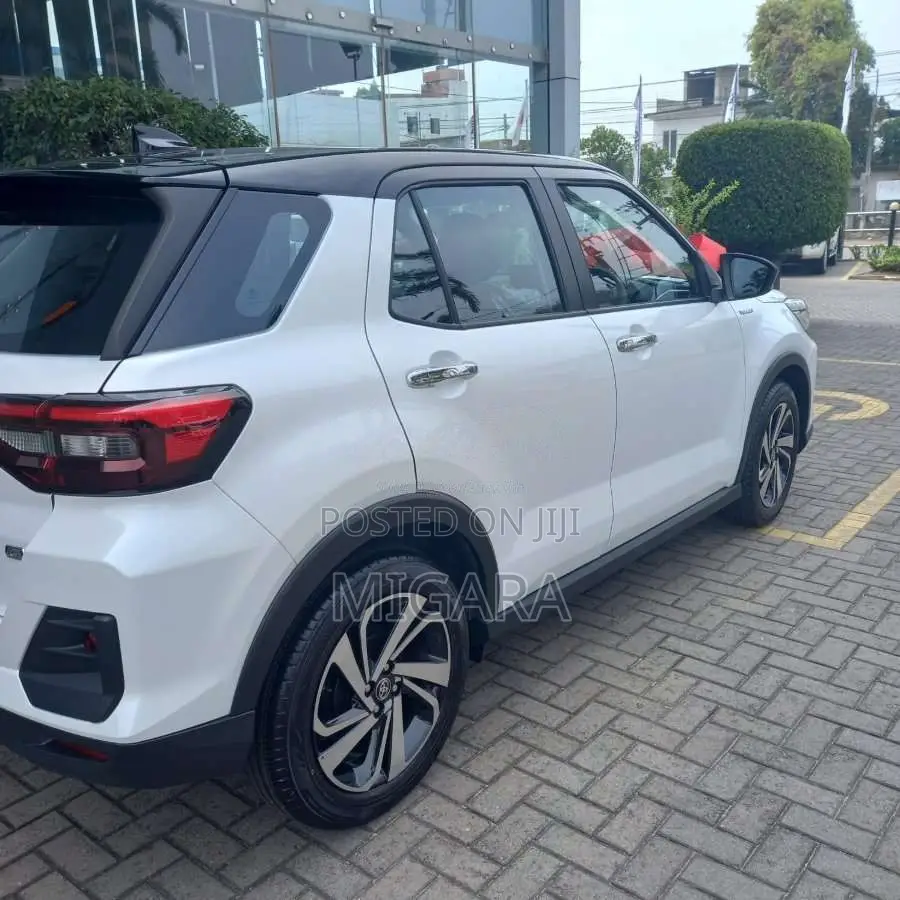 Toyota Raize 2025 SUV (Used)