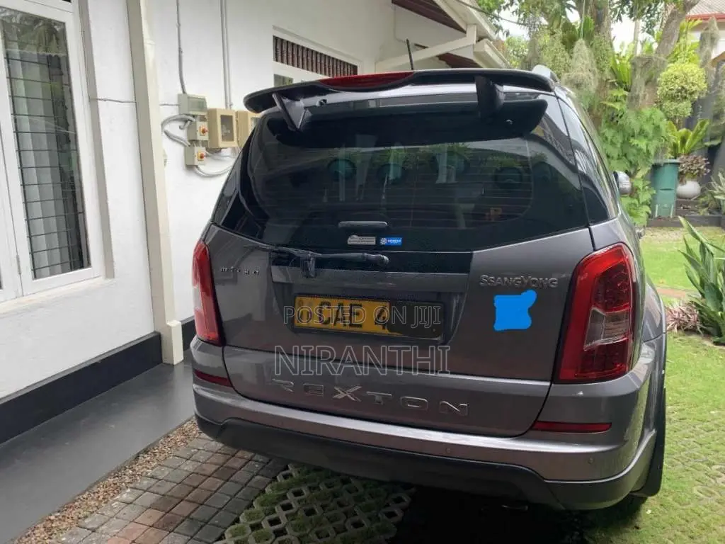 Micro Rexton 2015 SUV (Used)