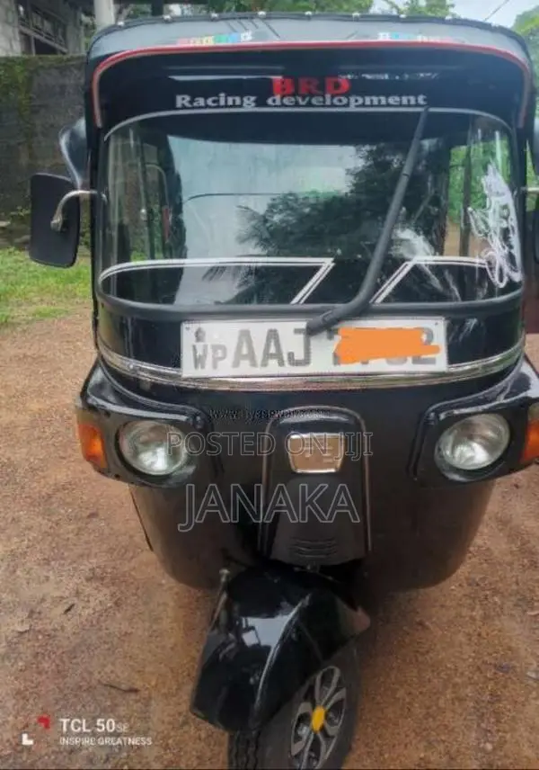 Bajaj 4 Stroke 2013 Three Wheel (Used)