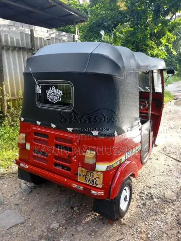 Bajaj 2 Stroke 2000 Three Wheel (Used)
