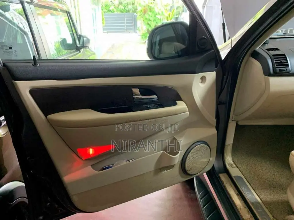 Micro Rexton 2015 SUV (Used)