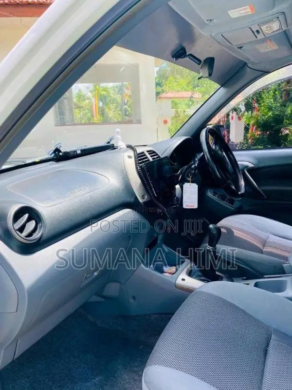 Toyota RAV4J 2000 SUV (Used)