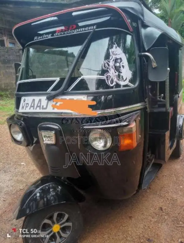 Bajaj 4 Stroke 2013 Three Wheel (Used)