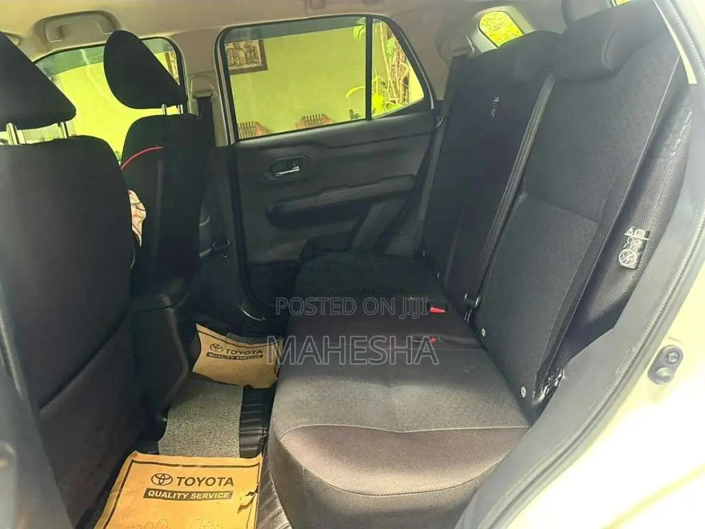 Toyota Raize 2023 SUV (Used)
