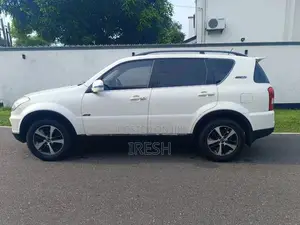 Micro REXTON 2015 SUV (Used)