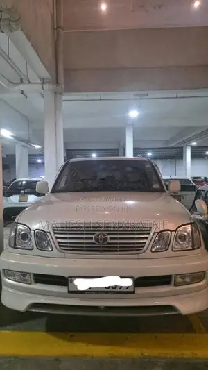 Toyota Land Cruiser V8 2000 SUV (Used)