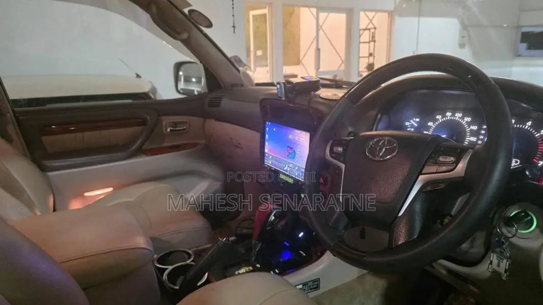 Toyota Land Cruiser V8 2000 SUV (Used)