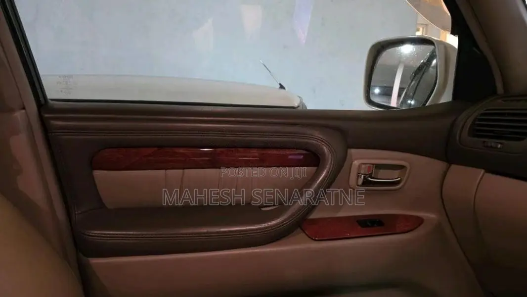 Toyota Land Cruiser V8 2000 SUV (Used)