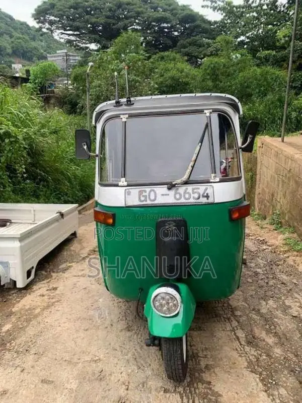 Bajaj 2 Stroke 2001 Three Wheel (Used)