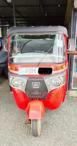 Bajaj 4 stroke 2015 Three Wheel (Used)