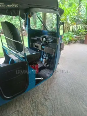 Bajaj 4 Stroke 2015 Three Wheel (Used)