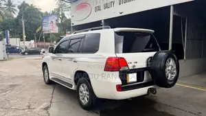 Toyota Land Cruiser V8 2011 SUV (Used)