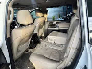 Toyota Land Cruiser V8 2011 SUV (Used)