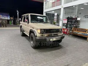 Toyota Land Cruiser Box Prado 1995 SUV (Used)