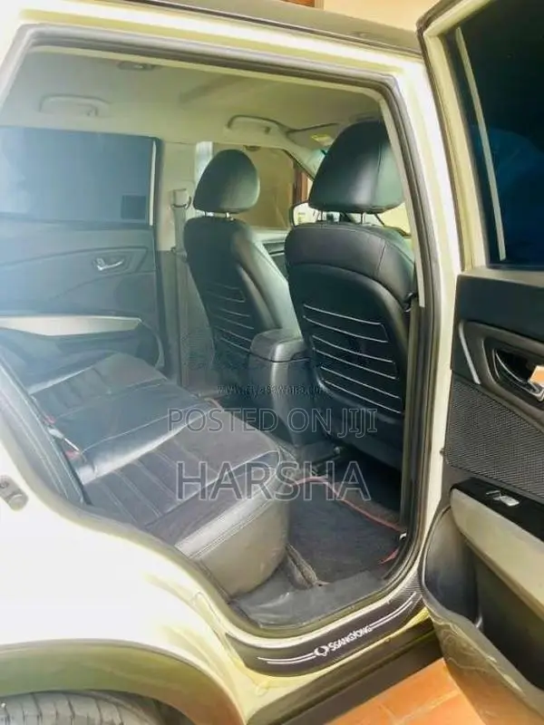 Micro Tivoli 2015 SUV (Used)