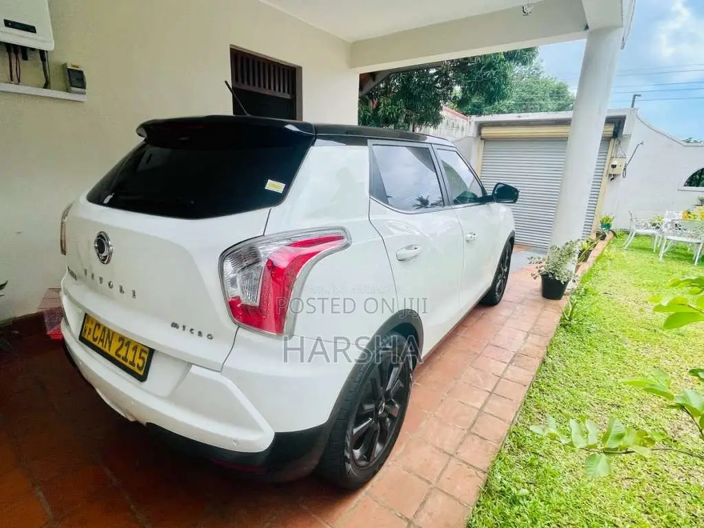 Micro Tivoli 2015 SUV (Used)
