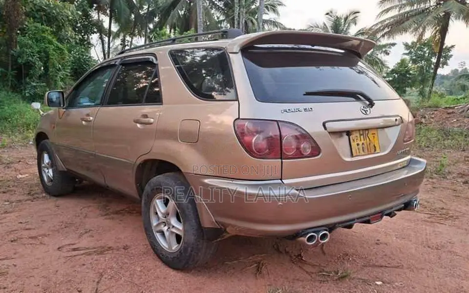 Toyota Harrier 2000 SUV (Used)
