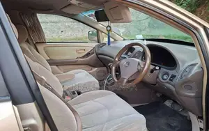 Toyota Harrier 2000 SUV (Used)