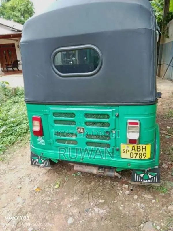 Bajaj RE 205 2015 Three Wheel (Used)