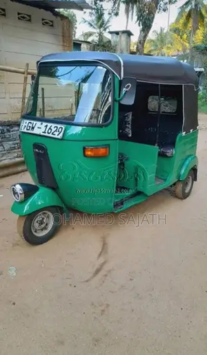 Bajaj RE 2 Stroke 2002 Three Wheel (Used)