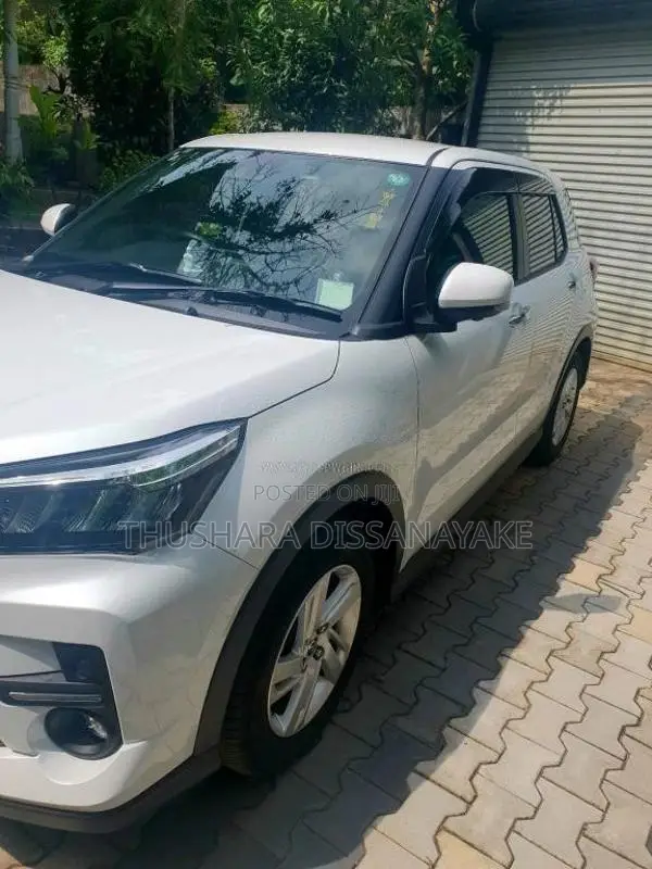 Toyota Raize 2024 SUV (Used)