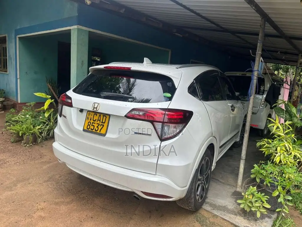 Honda Vezel 2014 SUV (Used)