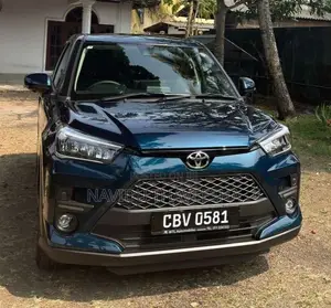 Toyota Raize 2025 SUV (Used)