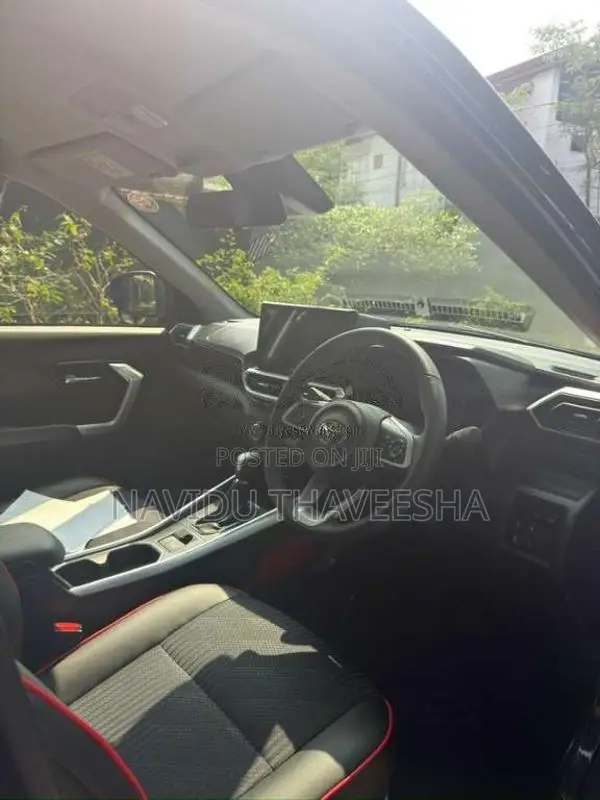 Toyota Raize 2025 SUV (Used)