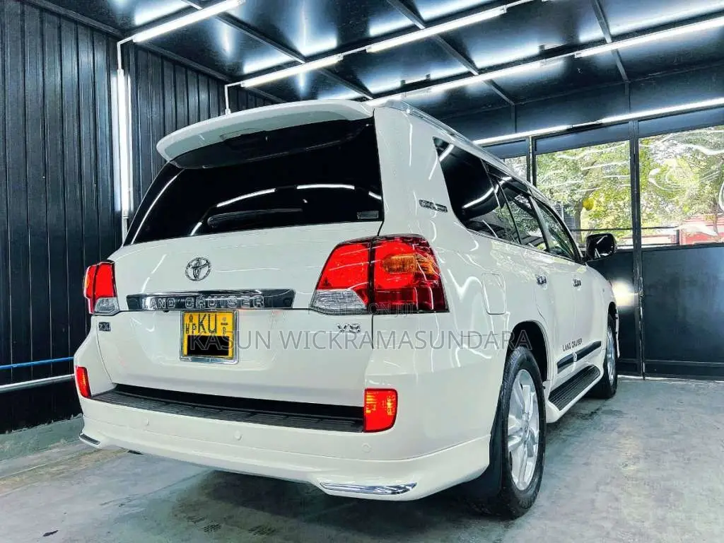Toyota Land Cruiser V8 ZX 60th Anniversary 2011 SUV (Used)