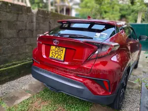 Toyota CHR 2017 SUV (Used)