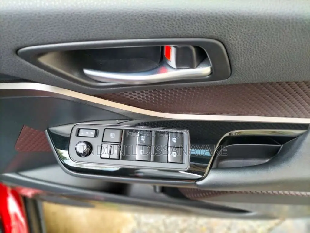 Toyota CHR 2017 SUV (Used)